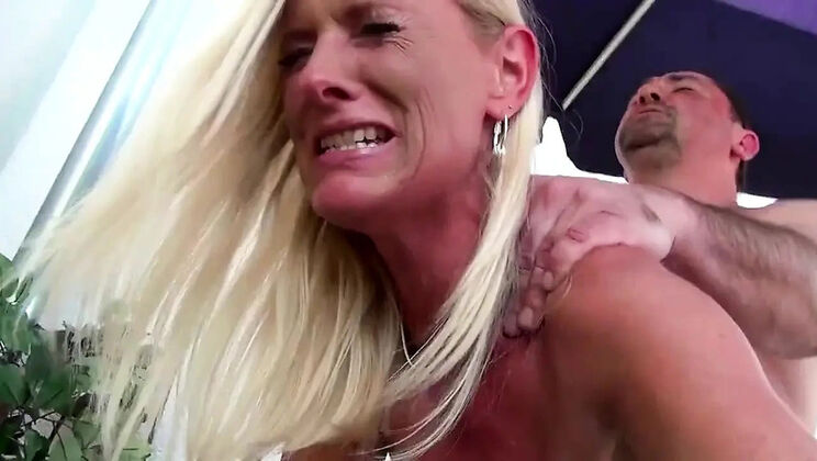 Dirty Tina Hardcore MILF Chapter 3 - Huge Cock Gives Her Extreme Pleasure