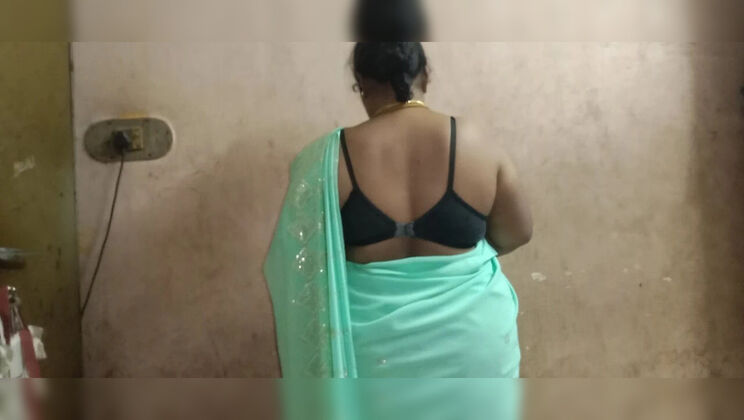 Tamil Aunty Hot Saree Fingering - Big Natural Tits Grabbed in Homemade Indian Sex