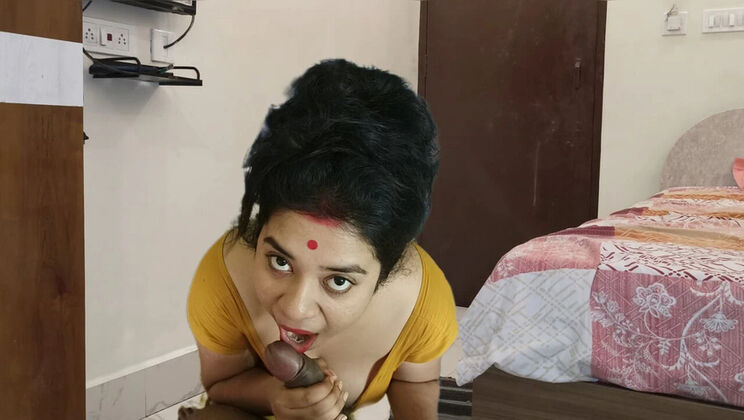 Indian Wife Cheats on Husband with His Friend - Desi Aunty Fucked in Oyo Hotel Missionary & Doggy