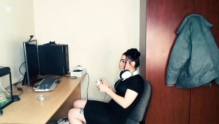 Amateur Teen Tattooed Girl Fucked Hard by Guy During Gaming Role Play - Homemade HD Sex