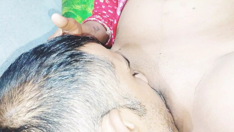 Indian Bhabhi Pussy Licking & Fingering - Hindi Audio Squirting Orgasm Close Up