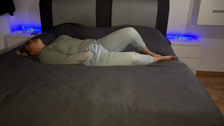 Bonie Clyde Hot Blonde Solo Masturbation - Jeans Moaning & Multiple Orgasms from Clit Rubbing