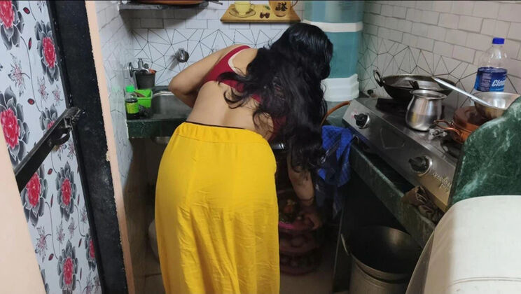 Desi Bhabhi Oil Massage in Kitchen Turns Hot - Sasur Fucks Hard Against Gate