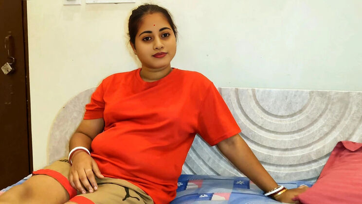 Desi Bhabhi First Time Sex on Camera - Indian Bhabhi Devar Homemade XXX