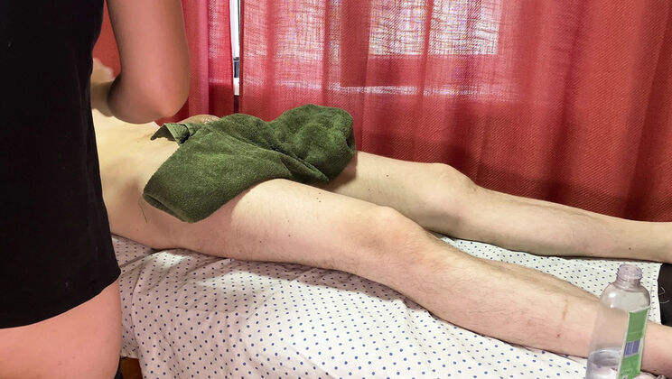 Lady Anna Gives Happy Ending Blowjob in 4K Massage Video