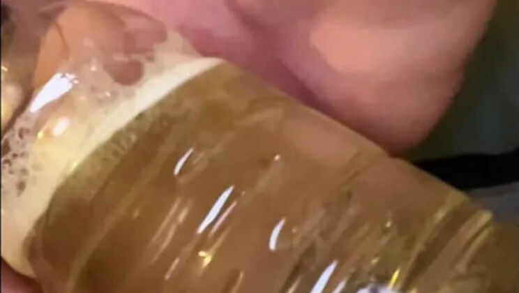 Desperate Pee Fetish: Pepper's Tight Pussy Squirts & Pisses in Bottle Orgasm