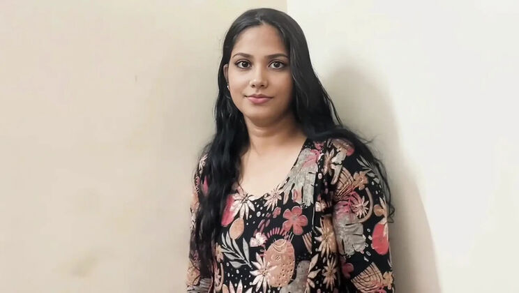 Desi Model Apple Porn Satisfies Director with Blowjob & Cum Swallowing - Indian Bhabhi Big Tits Riding