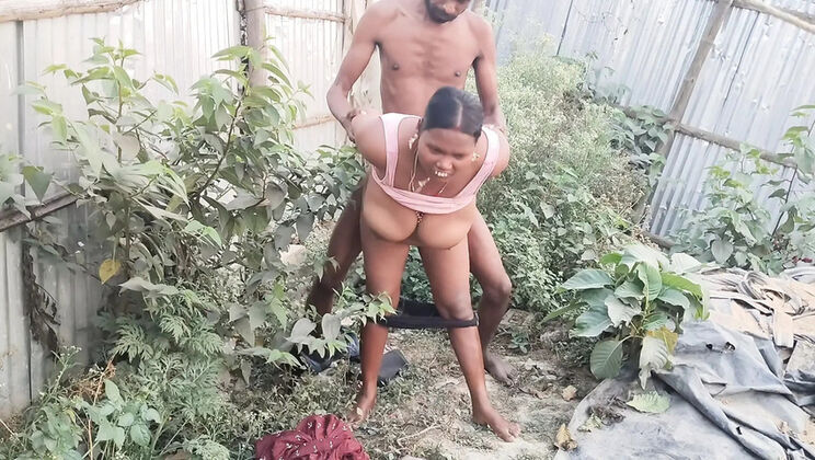 Desi Indian Wife Outdoor Doggy Style Sex - Big Ass Homemade