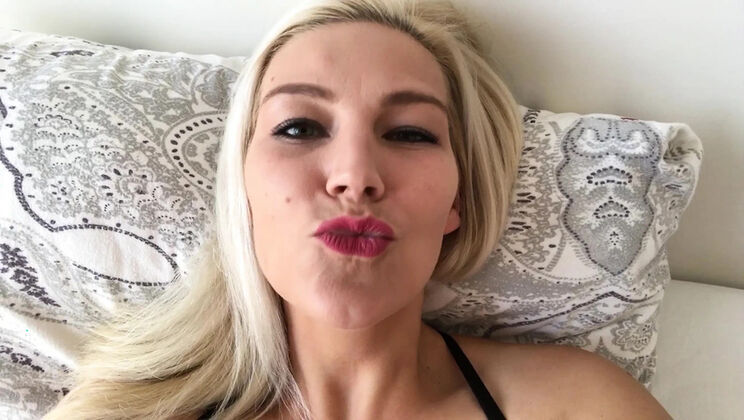 Hot MILF Takes A Massive Cum Load In Her Mouth - Homemade Amateur Blowjob