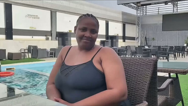 Spicy The Nigerian Pornstar Fucks A Fan She Met At The Swimming Pool