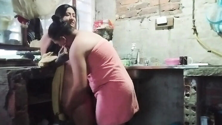 Colombian Latina Lesbians Go From Shower To Kitchen For Hairy Pussy Eating