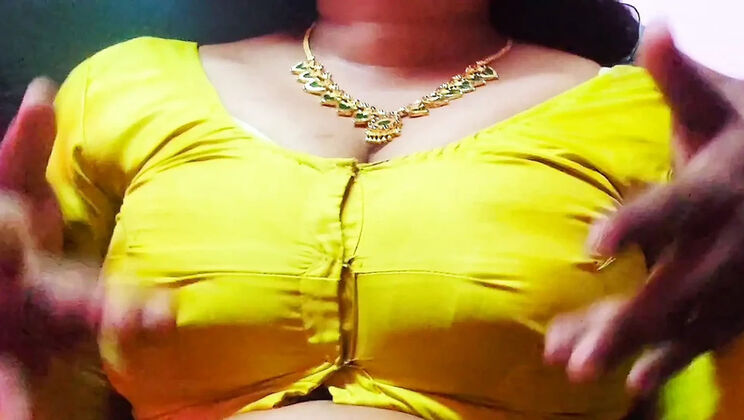 Desi Bhabhi Cheating with Neighbour – Hot Indian Aunty