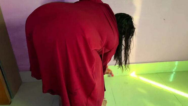 Arab Stepmom With Big Ass & Huge Boobs Cleans Stepson's Room On Eid Day And Seduces Him With Nudes POV