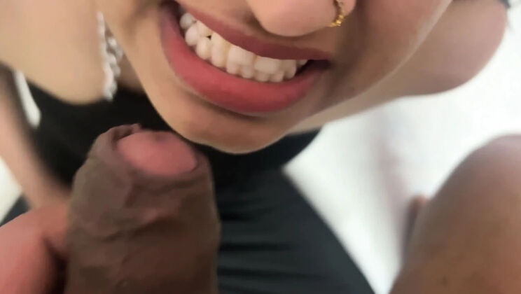 Wife Gives Blowjob Hindi Sex Video