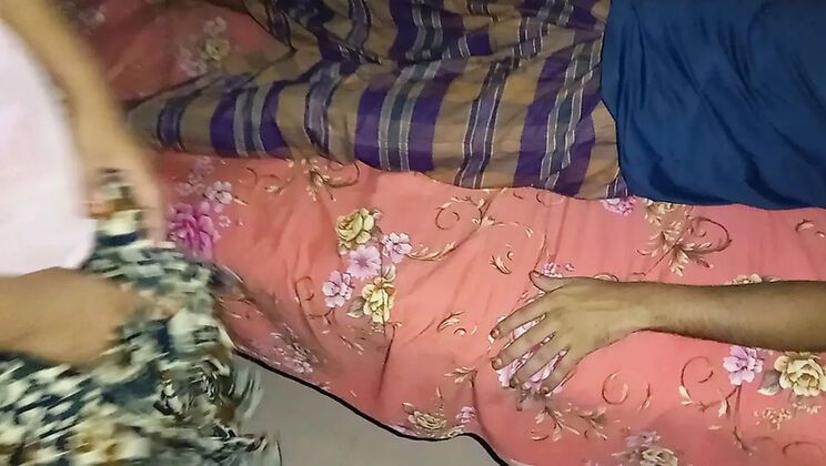 Desi Teen First Time Losing Virginity – Tight Pussy & Boobs Sex Video
